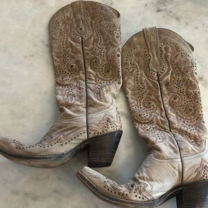 Corral cowboy boots, bone color